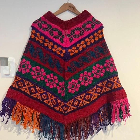 HANDMADE PONCHO BOLIVIAN INDUSTRY - Picture 1 of 3